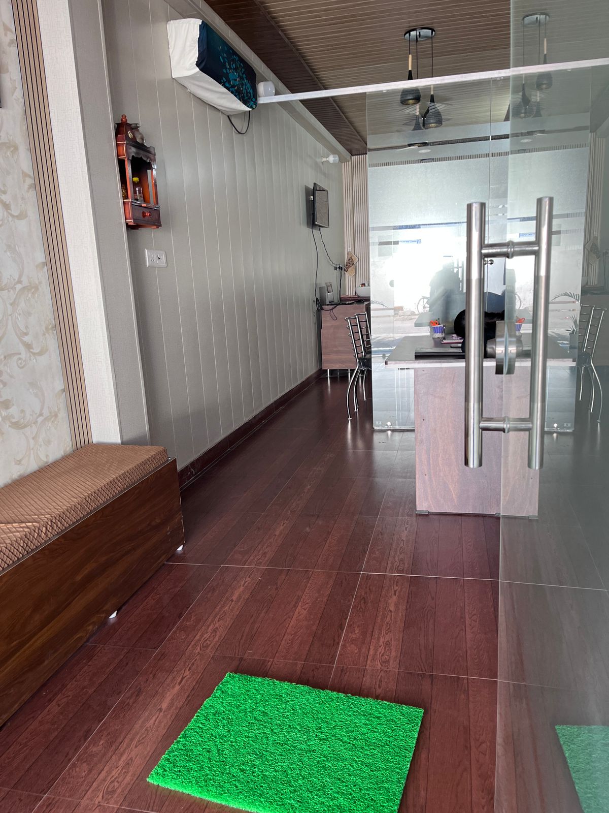 Dental clinic main area at Bhuvneshwari Dental Clinic Haridwar