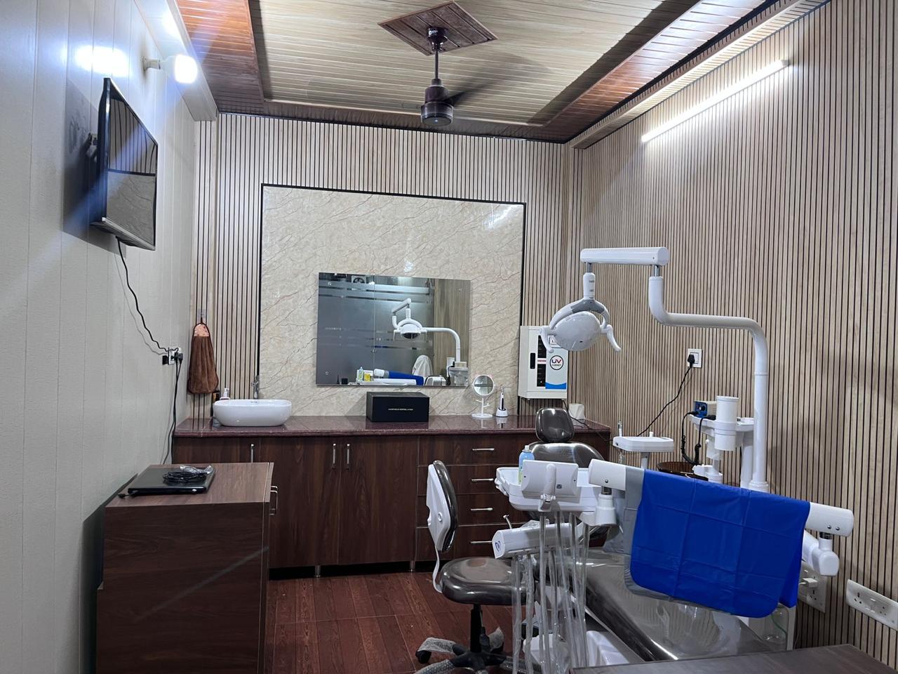 Dental treatment room for root canal and implants in Haridwar